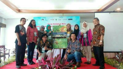Read more about the article Sambut Hari Bumi Sedunia Bio Bird Club Fakultas Biologi Luncurkan Buku Bertemakan Ragam Kehidupan Biota