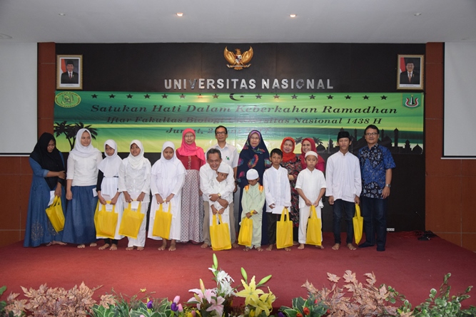 Read more about the article Fakultas Biologi Adakan Buka Puasa Bersama dan Santunan Anak Yatim
