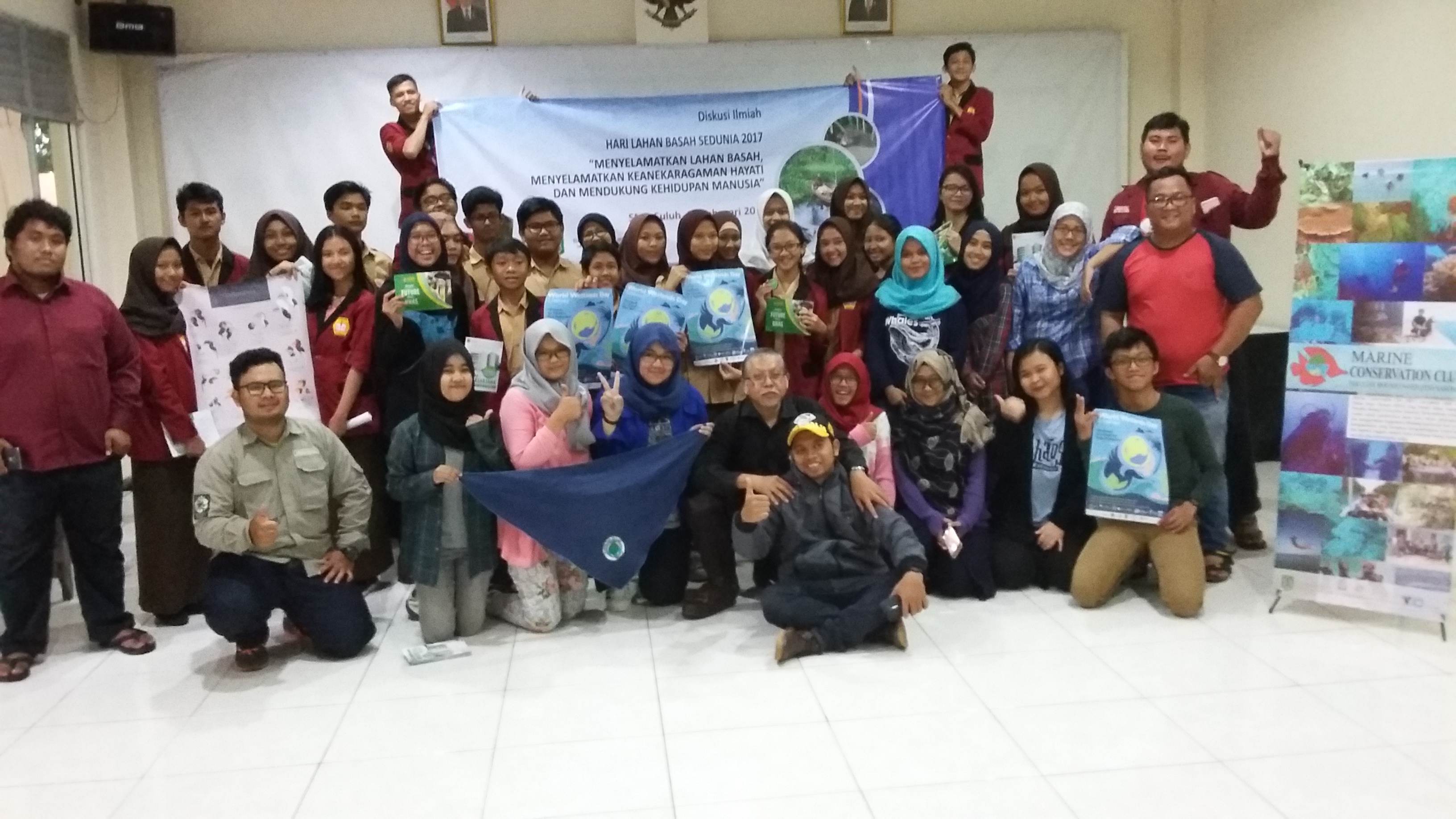 You are currently viewing Peringati Hari Lahan Basah Sedunia, Mahasiswa dan Alumni Biologi Edukasi Siswa SMA